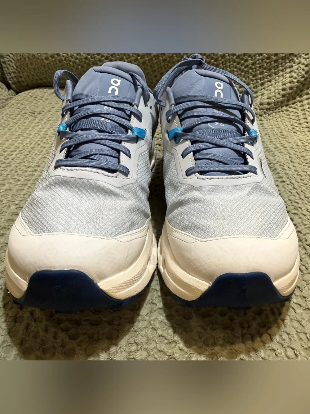 Oncloud Cloudvista 2 Waterproof Sneakers Size 8 in Color Arctic/Ivory